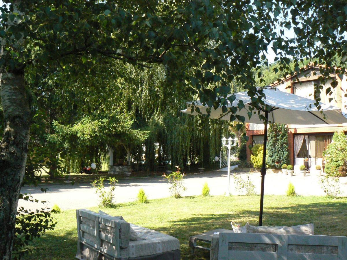 Bed and Breakfast La Caldamente Rieux-de-Pelleport Exterior foto